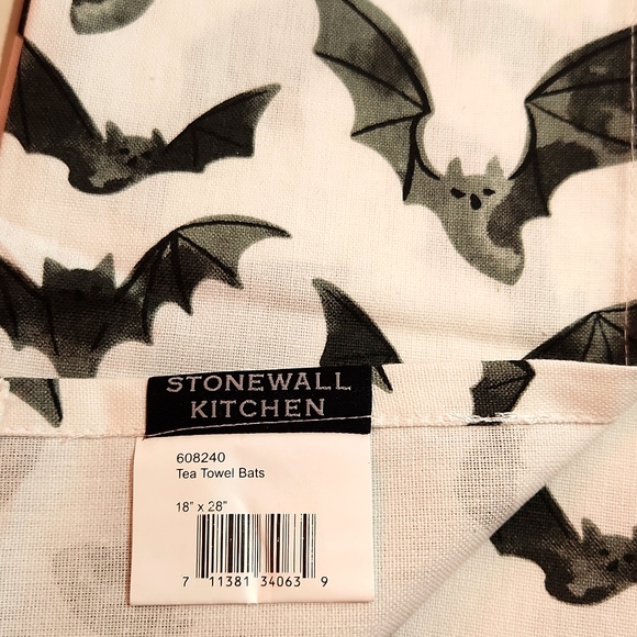 ❤️NWT STONEWALL KITCHEN TEA TOWEL BATS - HALLOWEEN DECORATION DECOR - Picture 7 of 9